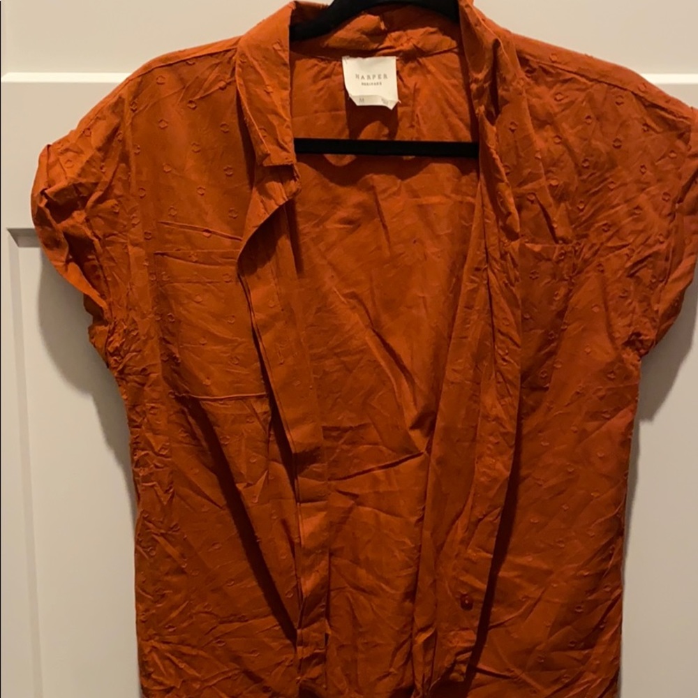 Tie-knot top